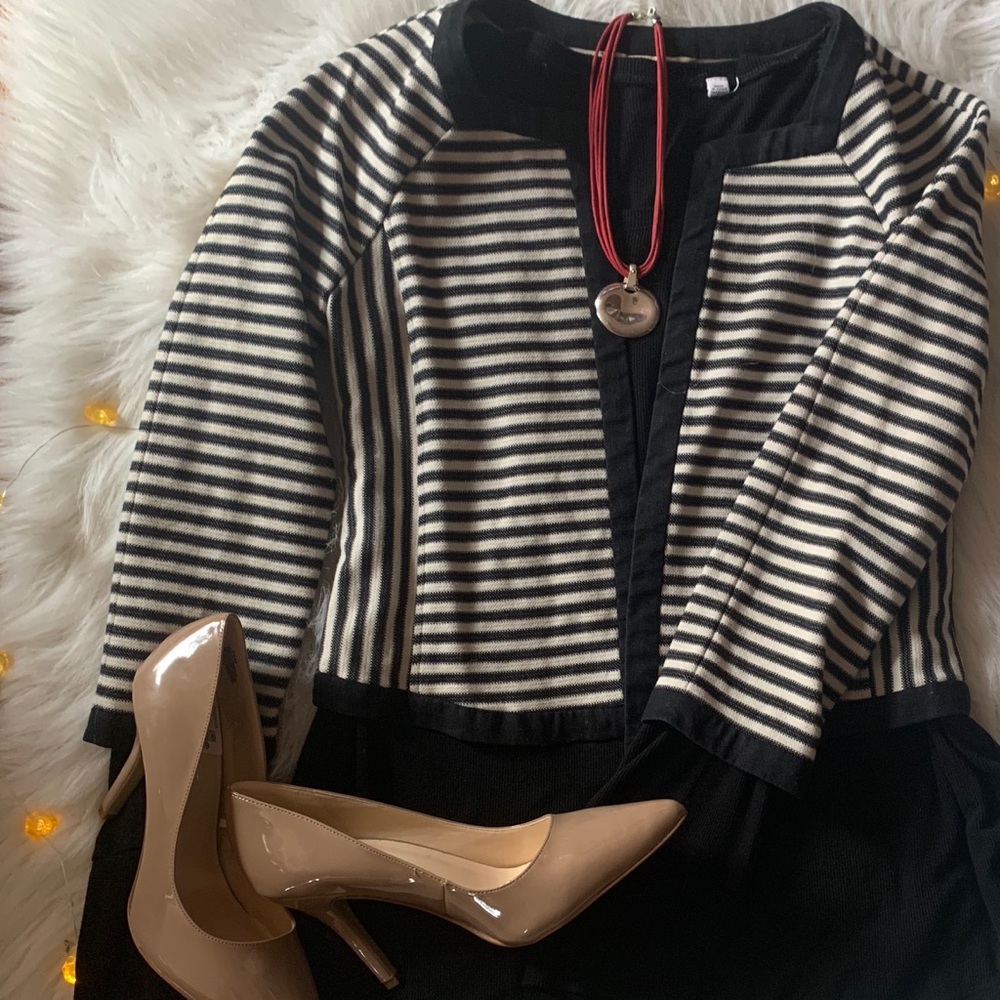 Black and White Dtripe Coat with 3/4 sleeves